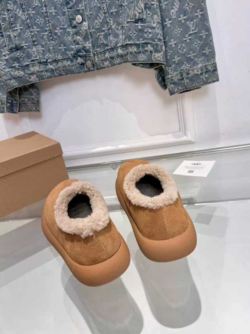 Ugg Flat Shoes